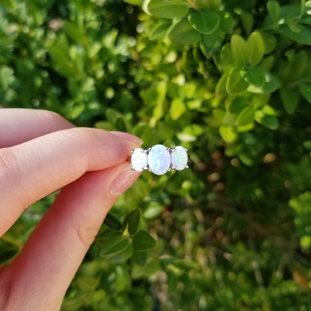 Antique Style Triple White Opal Ring - Picture 4 of 7